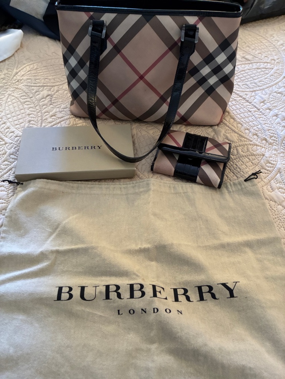 Burberry Beige Check Messenger Bag and wallet with Black Patent Trim - Picture 8 of 8